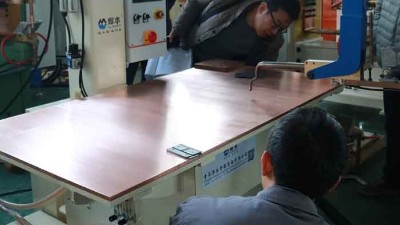 青島焊本浙江客戶驗(yàn)收平臺(tái)點(diǎn)焊機(jī)現(xiàn)場