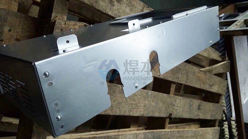 安裝調(diào)試鍍鋅板中頻螺母點(diǎn)焊機(jī)2